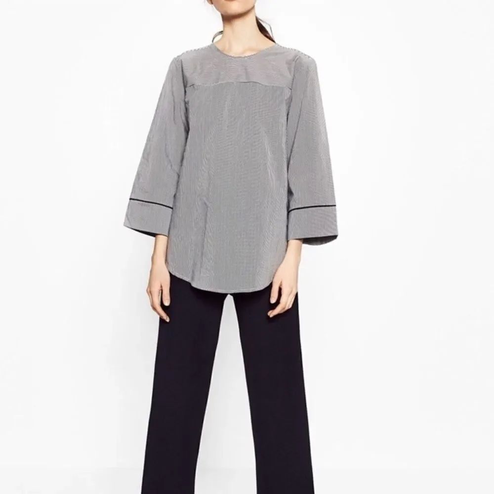 Gray Pinstriped Graphic Red Backside 3/4” Sleeve U Hemline by Zara